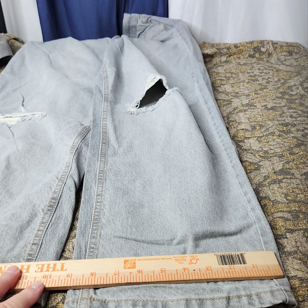 Wild Fable Mid-Rise 90s Relaxed Straight Gray Jeans Size 8/31" - Picture 15 of 16